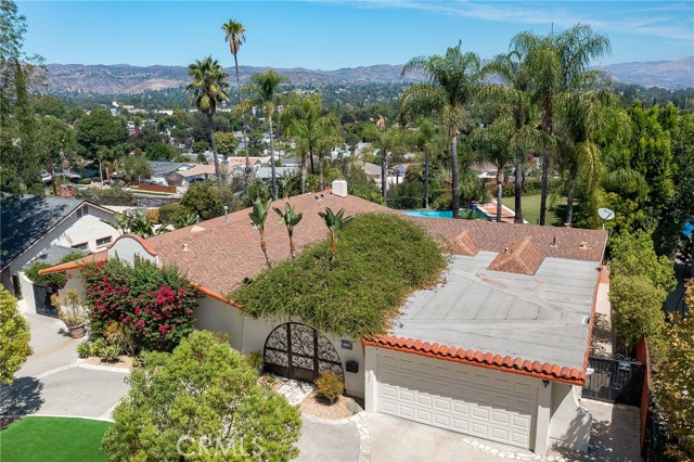 23365 Calvert Street photo 2