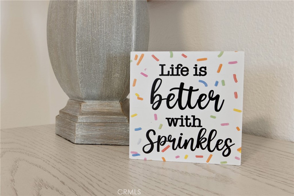 https://media.crmls.org/medias/09bb050e-5f5e-47d1-a8b7-d89339cb514e.jpg?preset=X-Large