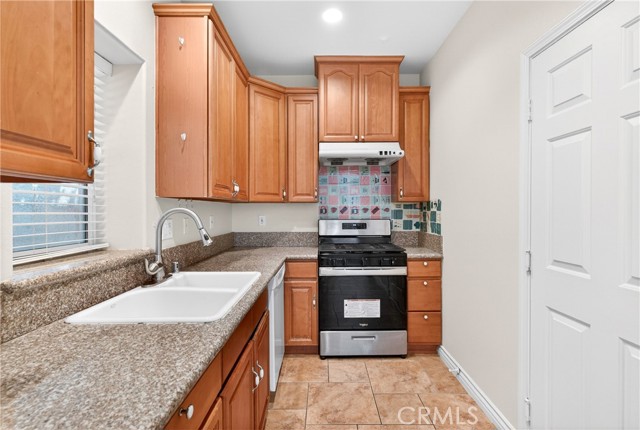 Detail Gallery Image 12 of 53 For 225 N Alhambra, Monterey Park,  CA 91755 - 4 Beds | 3 Baths