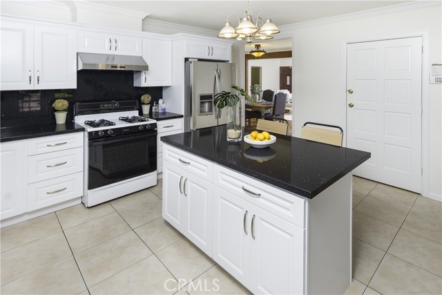 600 Inglewood Avenue, Redondo Beach, California 90278, 4 Bedrooms Bedrooms, ,2 BathroomsBathrooms,Residential,Sold,Inglewood,SB22214651