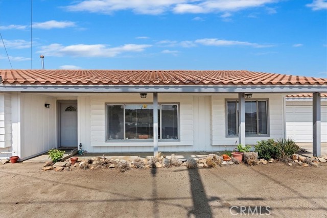 20061 Lounsberry Road, Perris CA: https://media.crmls.org/medias/09bdc83f-423b-4098-bb86-ff606e889bd2.jpg
