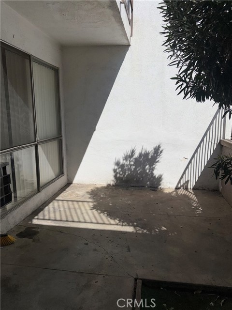 Detail Gallery Image 3 of 10 For 13050 Dronfield #9, Sylmar,  CA 91342 - 1 Beds | 1 Baths