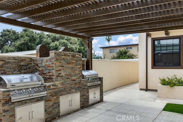Detail Gallery Image 9 of 25 For 89 N Grand Oaks Ave #103,  Pasadena,  CA 91107 - 2 Beds | 2/1 Baths