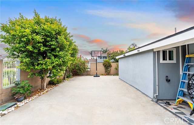 9791 Lee Street, Cypress CA: https://media.crmls.org/medias/09be383a-76f4-4db8-a9d1-4c6e9a0fb22b.jpg