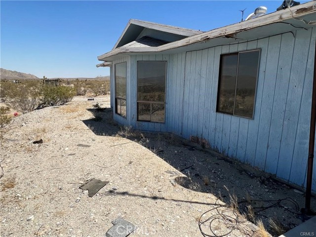 Detail Gallery Image 5 of 28 For 7633 Marmont Rd, Lucerne Valley,  CA 92356 - 4 Beds | 2 Baths