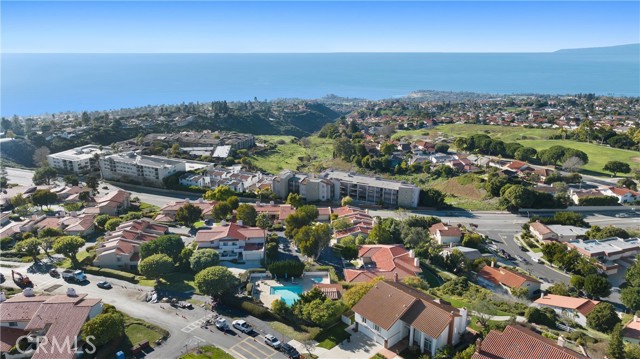 19 Coraltree Lane, Rolling Hills Estates CA: https://media.crmls.org/medias/09bf9b06-f4a6-4f1c-9cef-61549a0ff4c5.jpg