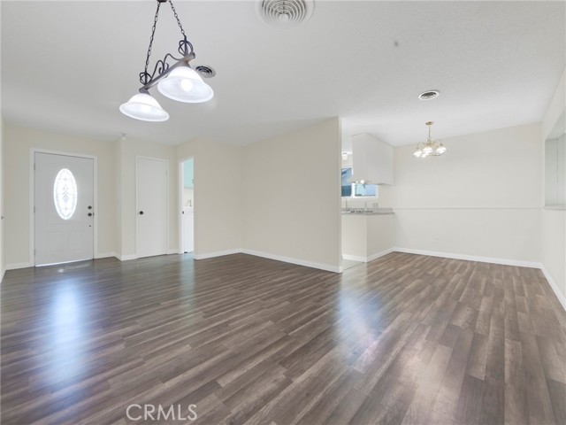 Detail Gallery Image 28 of 53 For 6215 Glide Ave, Woodland Hills,  CA 91367 - 4 Beds | 3 Baths