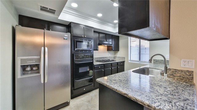 Detail Gallery Image 14 of 42 For 1013 W Linden St #5,  Riverside,  CA 92507 - 2 Beds | 1/1 Baths