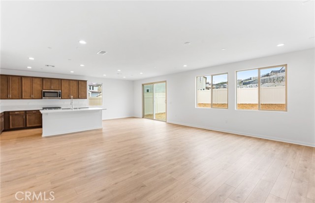 3920 Hudson Lane, Lake Elsinore CA: https://media.crmls.org/medias/09c1af79-cd66-4412-b9d6-34bd2ab1711e.jpg
