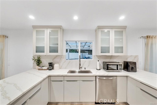 Detail Gallery Image 6 of 23 For 16129 Evans, Fountain Valley,  CA 92708 - 4 Beds | 3 Baths