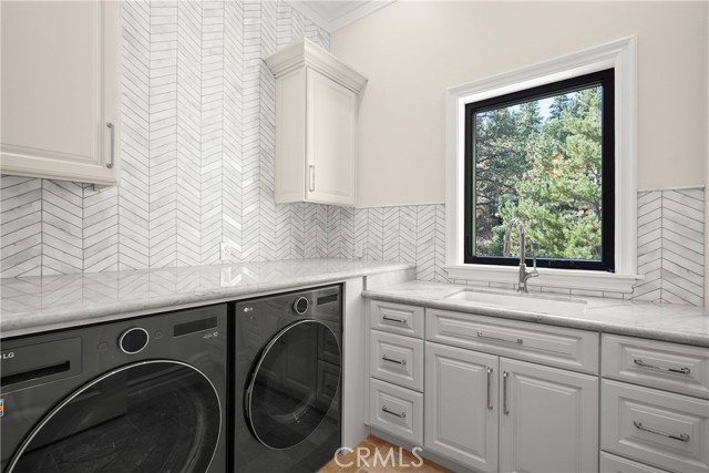 Detail Gallery Image 24 of 42 For 39055 N Shore Dr, Fawnskin,  CA 92333 - 6 Beds | 6/1 Baths