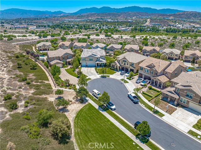 22348 Driftwood Court, Saugus CA: https://media.crmls.org/medias/09c23b2c-886c-4d8b-990e-f5541b811dc7.jpg