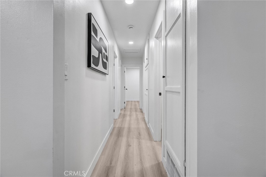 https://media.crmls.org/medias/09c240c0-6549-40a9-a8f6-88402fef0ba4.jpg?preset=X-Large