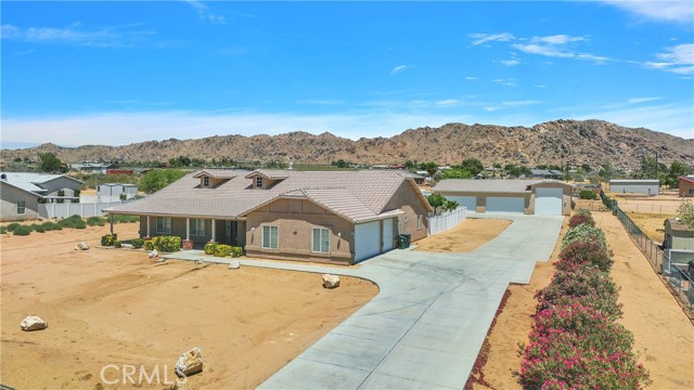 17367 Central Rd, Apple Valley, CA 92307