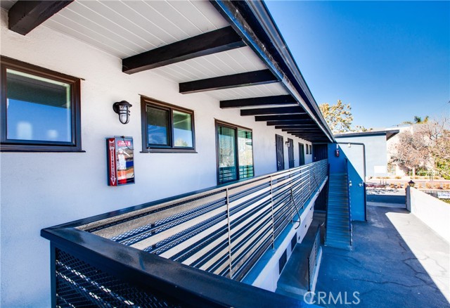 Detail Gallery Image 4 of 20 For 1024 Pico Bld, Santa Monica,  CA 90405 - – Beds | – Baths