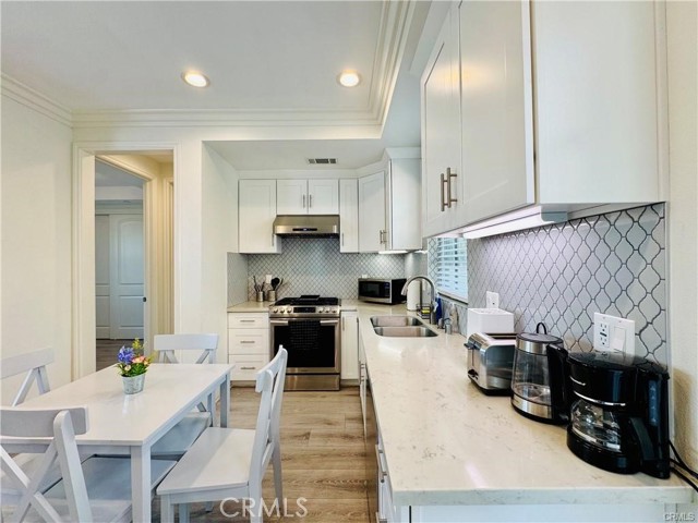 118 N Allen Ave, Pasadena CA: https://media.crmls.org/medias/09c422ce-5f4d-49e1-8e62-67ec10f80baf.jpg