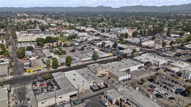 7114 Reseda Boulevard, Reseda (los Angeles), California 91335, ,Commercial Lease,For Rent,7114 Reseda Boulevard,CRSR24134654