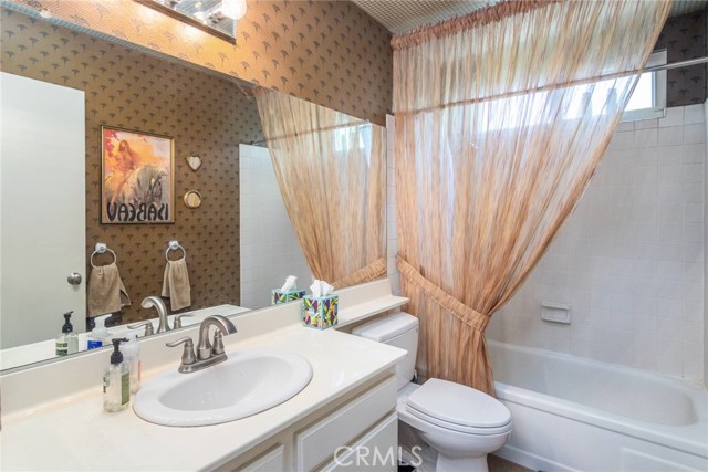 Detail Gallery Image 20 of 28 For 19343 Pauma Valley, Porter Ranch,  CA 91326 - 3 Beds | 2 Baths