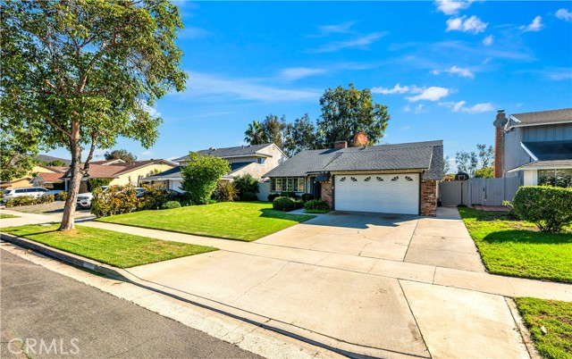 Detail Gallery Image 2 of 35 For 475 Termino, Corona,  CA 92879 - 4 Beds | 2 Baths