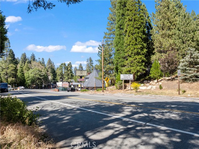 356 Ca-173, Lake Arrowhead CA: https://media.crmls.org/medias/09c5b683-7519-4be8-b695-c0d7a1af4697.jpg