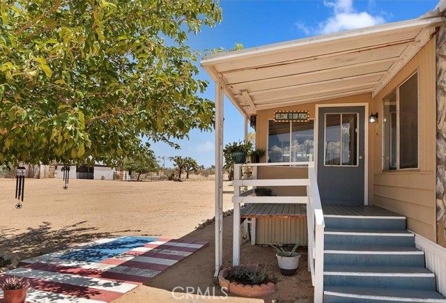 Detail Gallery Image 2 of 55 For 2671 Long View Rd, Yucca Valley,  CA 92284 - 2 Beds | 2 Baths