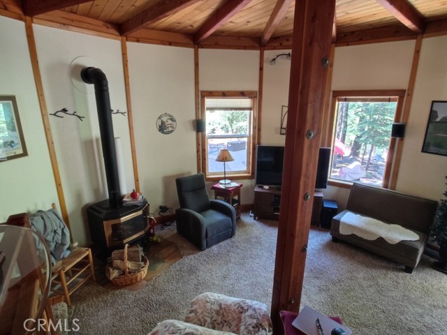 13892 Davos Drive, Truckee CA: https://media.crmls.org/medias/09c71dd4-26cf-4a79-a82d-a17ddbc4091d.jpg