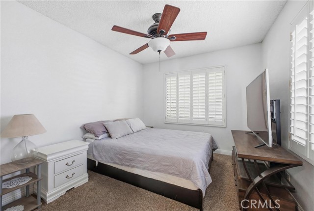 Detail Gallery Image 15 of 38 For 14673 Owens River, Victorville,  CA 92392 - 5 Beds | 3 Baths