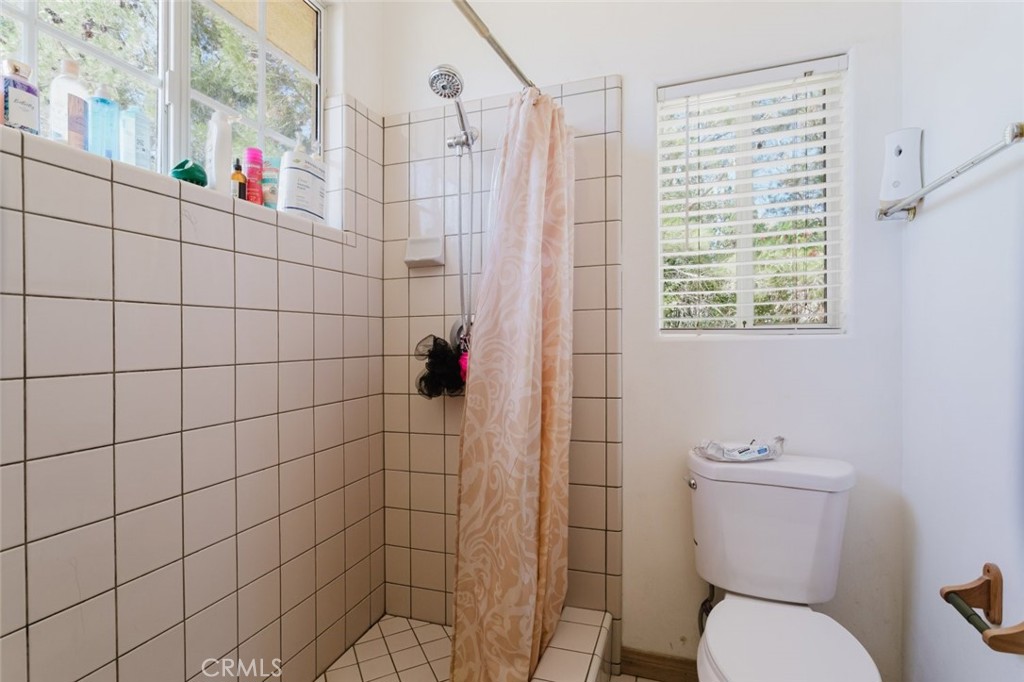 https://media.crmls.org/medias/09c8534e-4e79-4e39-8feb-4660ba7b9aeb.jpg?preset=X-Large
