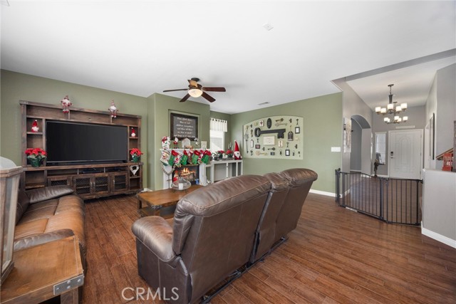 Detail Gallery Image 25 of 67 For 12809 Trafalgar Square, Bakersfield,  CA 93312 - 5 Beds | 3 Baths