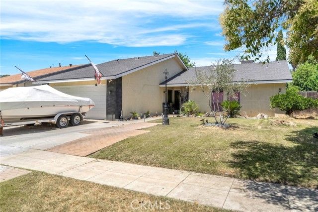 4883 E Geary Street, Fresno CA: https://media.crmls.org/medias/09c91afd-f6fb-4c72-bedf-e1d5eb3459f1.jpg