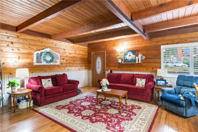 Detail Gallery Image 11 of 29 For 40300 Valley of the Falls, Forest Falls,  CA 92339 - 3 Beds | 2 Baths