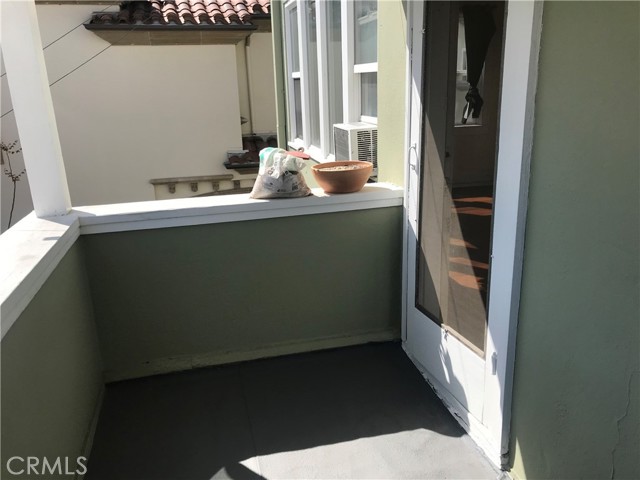 254 E Glenarm Street, Pasadena CA: https://media.crmls.org/medias/09c9a4a1-a7a0-4718-a4d3-b3000ef6314e.jpg