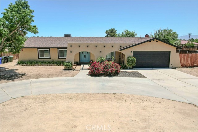 Detail Gallery Image 2 of 38 For 13937 Cuyamaca Rd, Apple Valley,  CA 92307 - 3 Beds | 2 Baths
