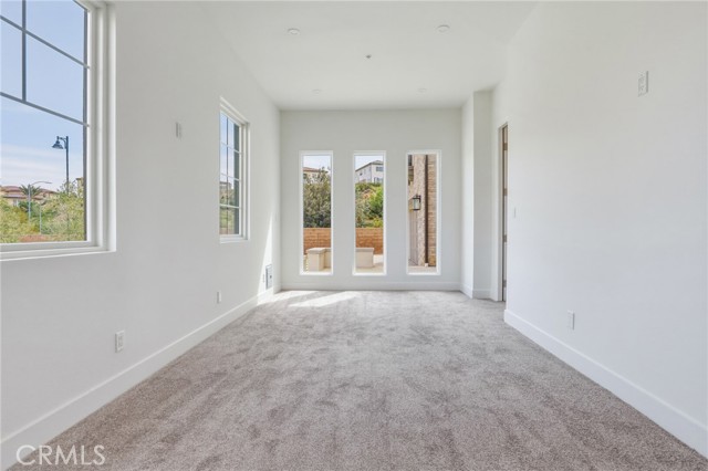 Detail Gallery Image 17 of 38 For 10542 Wood Briar Ct, Chatsworth,  CA 91311 - 5 Beds | 5/1 Baths