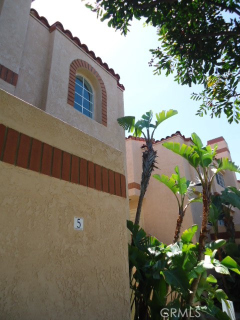 MLS# SB23003119