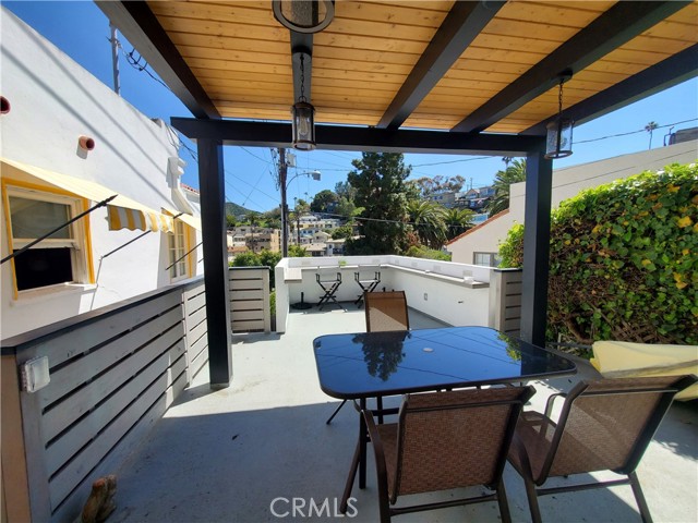 Detail Gallery Image 14 of 26 For 324 Las Lomas Rd, Avalon,  CA 90704 - 3 Beds | 2/1 Baths