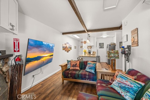 Detail Gallery Image 10 of 24 For 760 Blue Jay #1,  Big Bear Lake,  CA 92315 - 3 Beds | 3 Baths