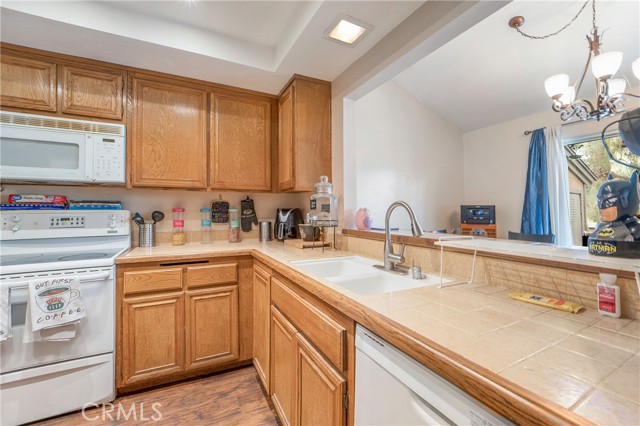 Detail Gallery Image 14 of 27 For 1405 Pinon Pl #3,  Fullerton,  CA 92835 - 3 Beds | 2 Baths