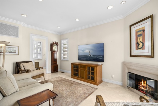 Detail Gallery Image 11 of 48 For 521 via Lido Nord, Newport Beach,  CA 92663 - 5 Beds | 4/2 Baths