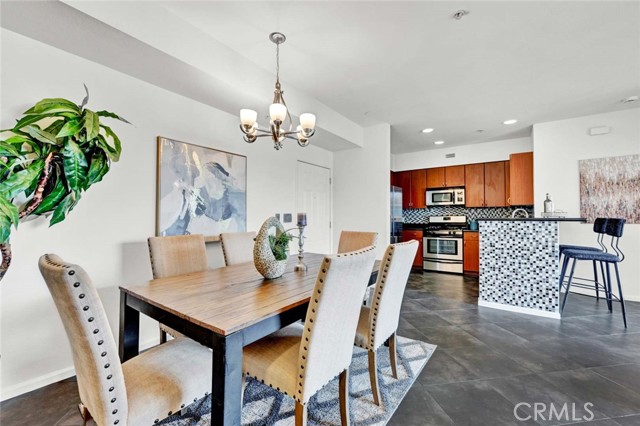 1801 E Katella Avenue, Anaheim CA: https://media.crmls.org/medias/09cfbbc4-a969-4fa2-96d7-20bd048034af.jpg