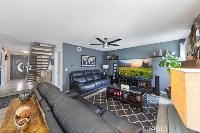 Detail Gallery Image 35 of 40 For 2102 Tern Bay Ln, Lakewood,  CA 90712 - 5 Beds | 2/1 Baths