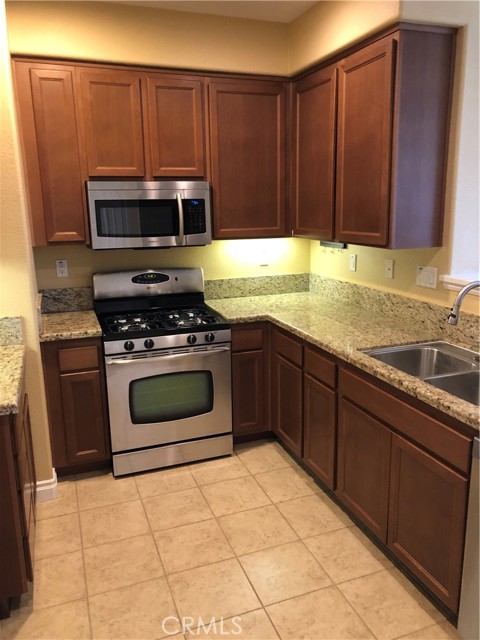 Detail Gallery Image 11 of 57 For 25056 Driftoak, Murrieta,  CA 92562 - 3 Beds | 2/1 Baths