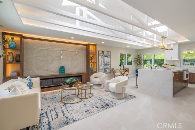 Front Image Thumbnail for CROC26084593