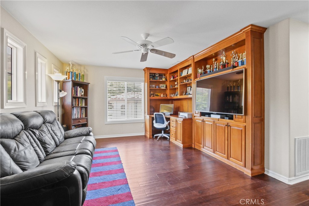 MLS #OC25275995 image #14