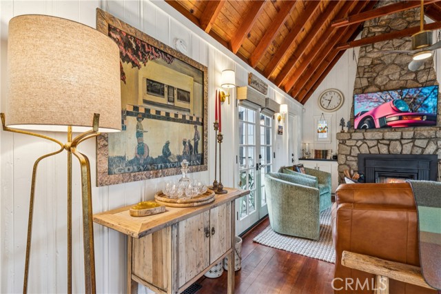 Detail Gallery Image 12 of 40 For 230 Maple, Lake Arrowhead,  CA 92352 - 3 Beds | 3 Baths