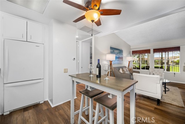 1621 Interlachen, Seal Beach CA: https://media.crmls.org/medias/09d5a8aa-fbad-4a39-afd4-4b4889693738.jpg