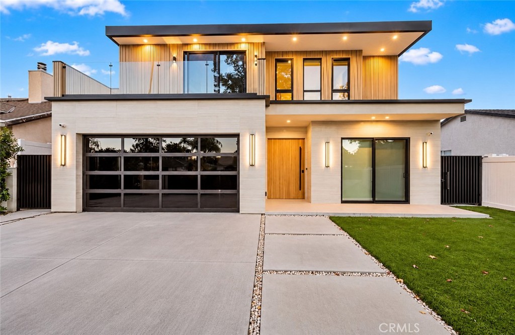 5028 Lindley — image 1
