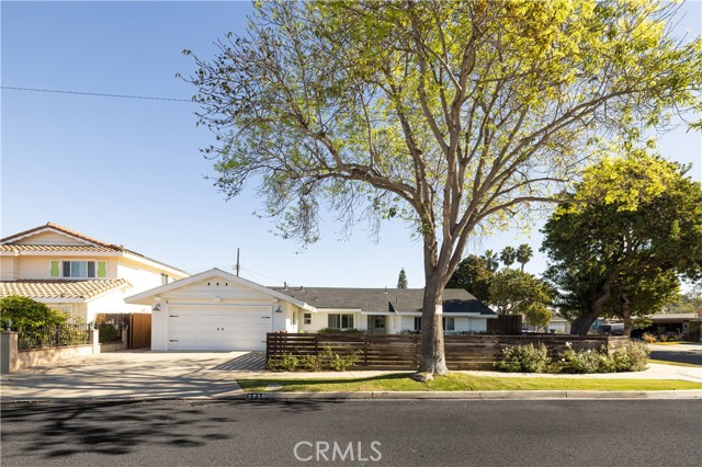 Detail Gallery Image 2 of 22 For 2730 De Soto Ave, Costa Mesa,  CA 92626 - 3 Beds | 2 Baths