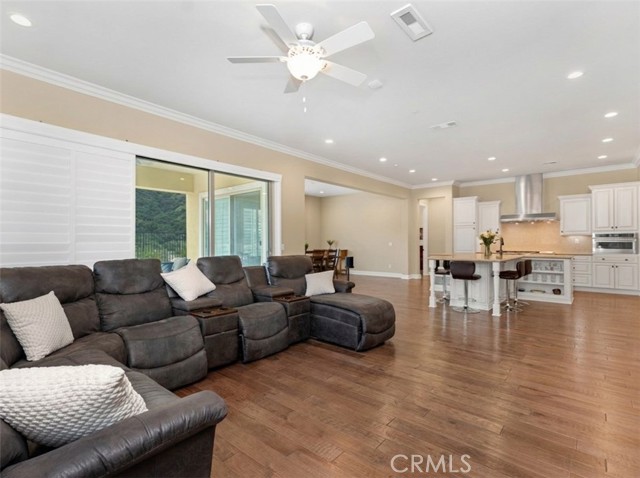 Detail Gallery Image 7 of 34 For 24008 Schoenborn St, West Hills,  CA 91304 - 6 Beds | 5/1 Baths