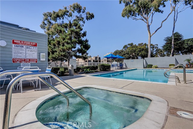 250 The Village #102, Redondo Beach, California 90277, 1 Bedroom Bedrooms, ,1 BathroomBathrooms,Residential,For Sale,The Village #102,SB25234286